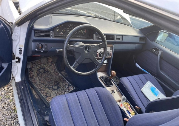 Mercedes-Benz W124 (1984-1993) cena 23500 przebieg: 260000, rok produkcji 1988 z Starachowice małe 106